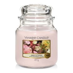 Yankee Candle vonná svíčka Fresh Cut Roses (Čerstvě nařezané růže) 411g