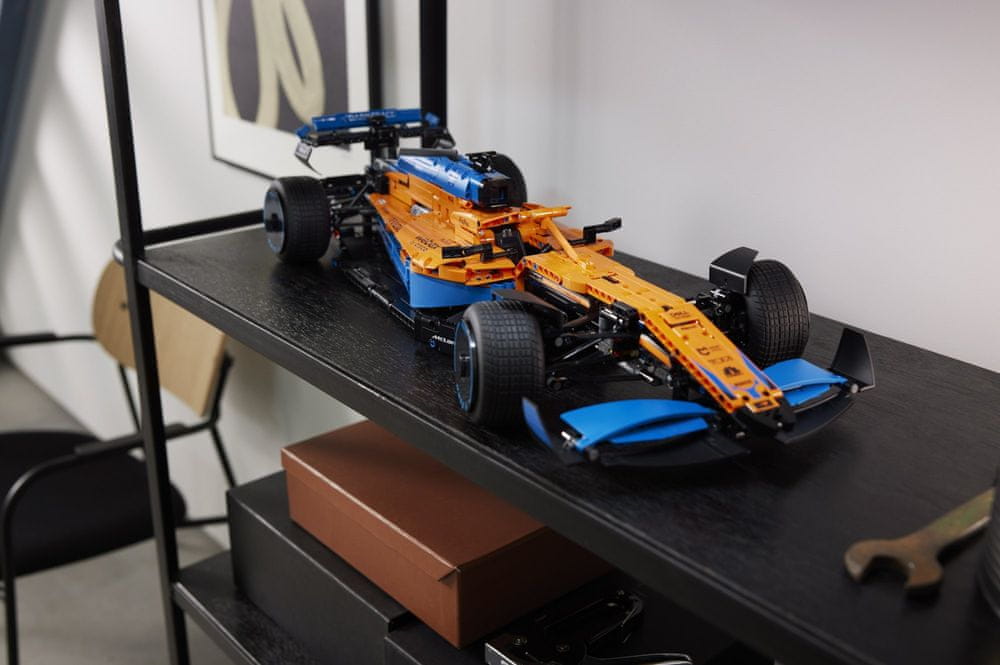 LEGO Technic 42141 Závodní auto McLaren Formule 1 - rozbaleno