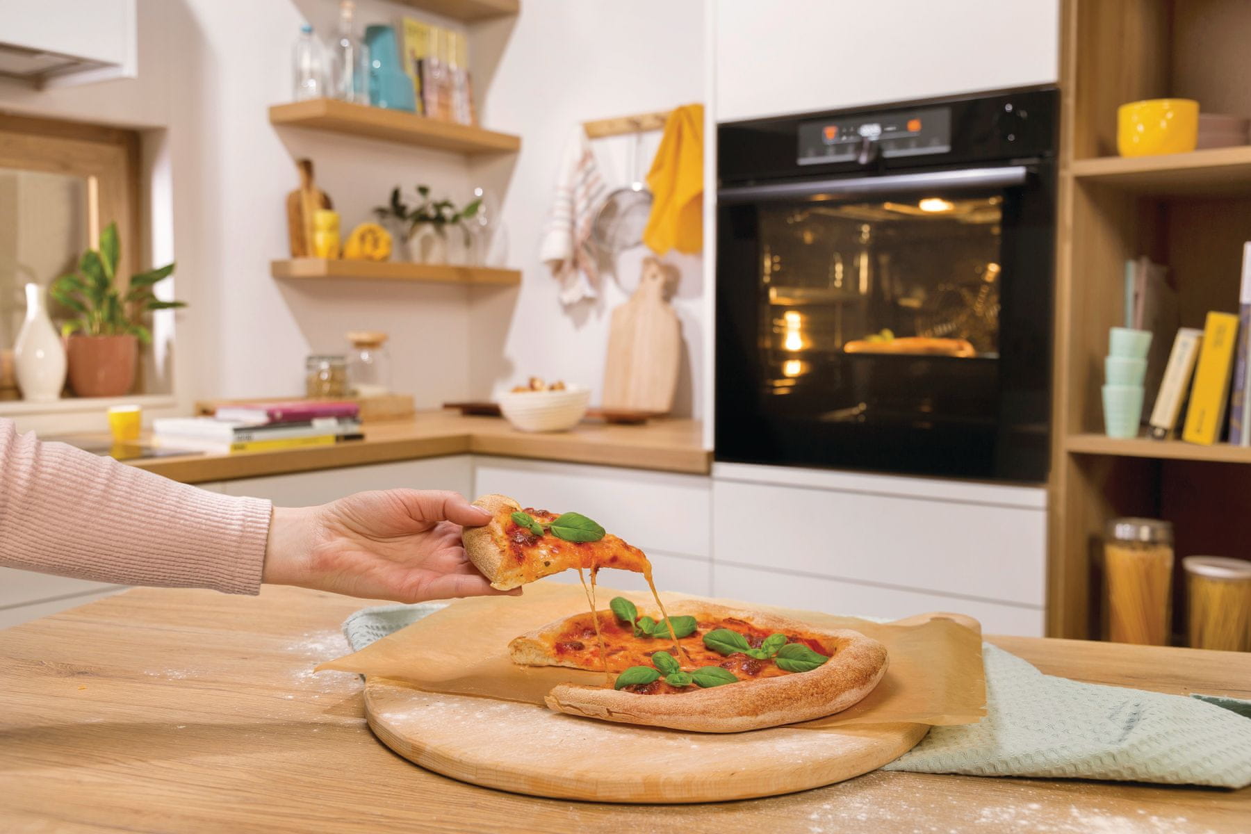 Beépített multifunkciós sütő Gorenje BOS67371CLI Pizza program 300 °C