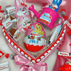 RK Dekorace Velikonoční dárkový box ve tvaru srdce z Kinder dobrot růžový 30 cm
