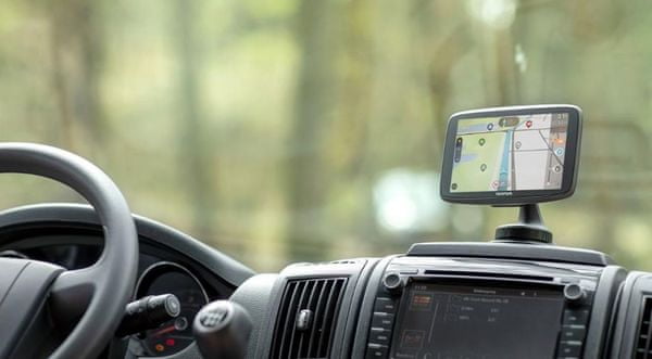 Lakókocsi GPS navigáció lakókocsikhoz memóriakártyahely feltöltött érdekes pontok lakókocsikhoz útvonaltervezés TomTom GO Camper Tour 6 hüvelykes világtérképek gyorsabb térképfrissítések TomTom térképek érintőképernyő minőségi felbontás Wi-Fi Bluetooth hangvezérlés hangvezérlés erős wifi kapcsolat praktikus tartó társ alkalmazás nagy teljesítményű hangszóró erős autós navigáció belső memória világtérképek élethosszig tartó frissítések