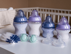 Tommee Tippee Sada kojeneckých lahviček C2N s kartáčem Purple