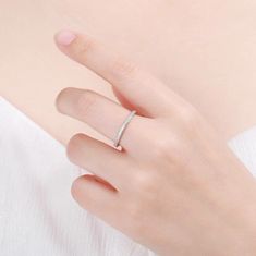 MOISS Minimalistický stříbrný prsten se zirkony R00020 (Obvod 46 mm)