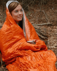 Nouzový outdoorový spací pytel na kempování v přírodě