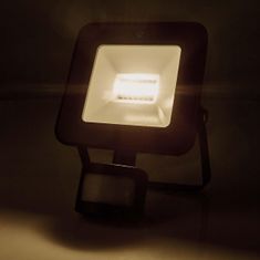 Nedis SmartLife chytrý venkovní LED reflektor s IR čidlem, 20W 1500lm, teplá-studená bílá, stmívatelný, hliník (WIFILOFS20FBK)