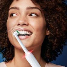 Elektrický zubní kartáček Oral-B Pro 3 - 3500