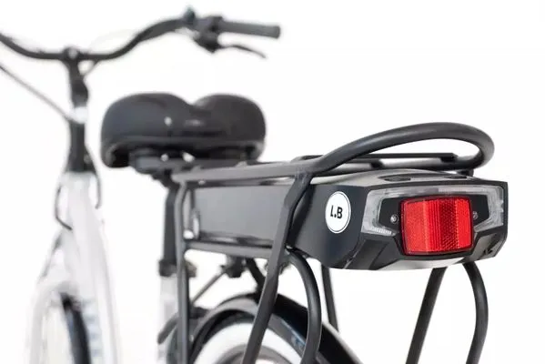 elektromos kerékpár Less Bike sebesség nehéz terep akadályok Shimano váltó hatótáv 120 km