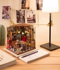 Robotime Rolife DIY House: Samova knihovna s LED osvětlením