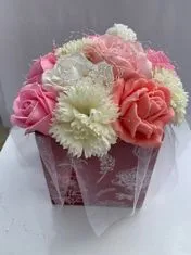 made by ANTEROS Kytice z mýdel a mýdlových květů Romantic