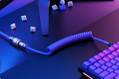 Glorious PC Gaming Kabel spirálový USB-A - USB-C Cobalt Blue