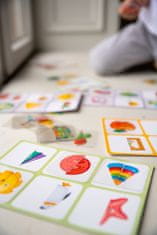 Farfarland Loto s průhlednými plastovými kartami - Poloviny. Vzdělávací hry. Hry pro děti - barevné skládačky deskové hry pro batolata. Rané vzdělávání
