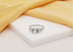 Brilio Silver Výrazný stříbrný prsten se zirkony RI043W (Obvod 52 mm)