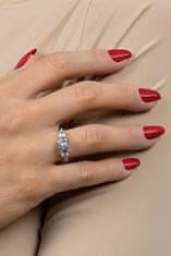 Brilio Silver Výrazný stříbrný prsten se zirkony RI043W (Obvod 52 mm)