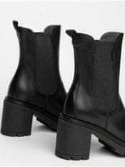 NeroGiardini Černé kožené chelsea boty na podpatku Nero Giardini 41