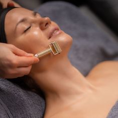 BEUNIK Facial Massage Roller - barva: zlatá