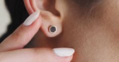 BeWooden Dámské náušnice s dřevěným detailem Rea Earrings Hexagon