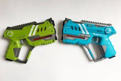Wiky  Laser hra pro dva 22 cm - modrá a zelená barva