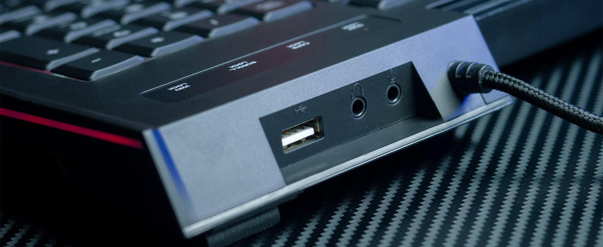 USB hub in zvočna kartica