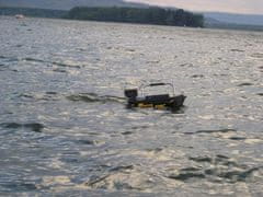 Sports Zavážecí loďka a bezdrátový sonar v hodinkách