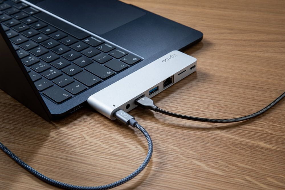 Levně EPICO Hub Pro III s rozhraním USB-C pro notebooky 9915112100060 - stříbrný
