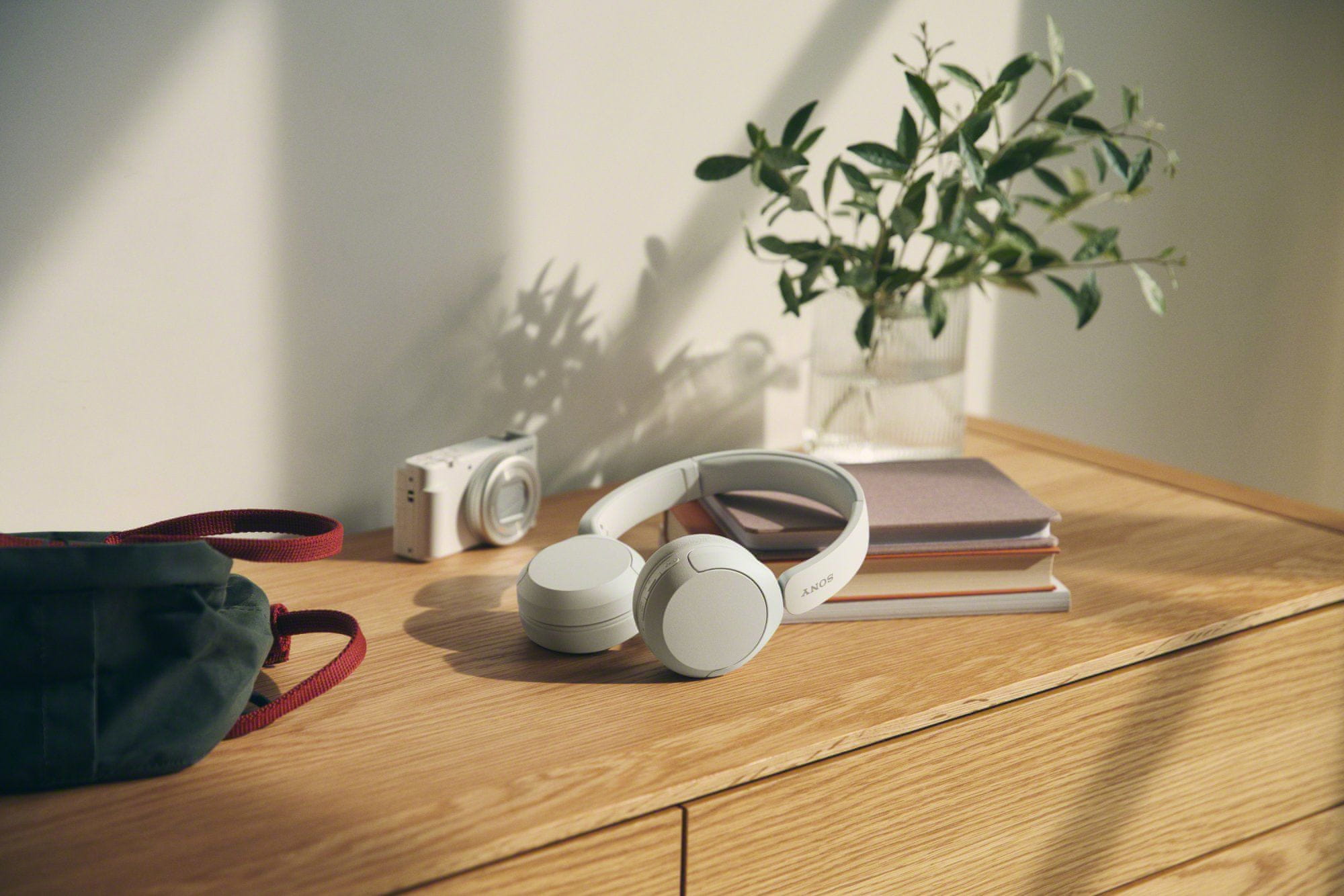  moderné bezdrôtové Bluetooth 5.2 slúchadlá sony whch520 handsfree funkcia vynikajúci zvuk siri google hlasové ovládanie multipoint usbc nabíjanie360 reality audio aplikácia 